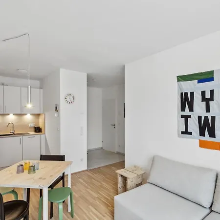 Ding Design In Brigittenau Apartment