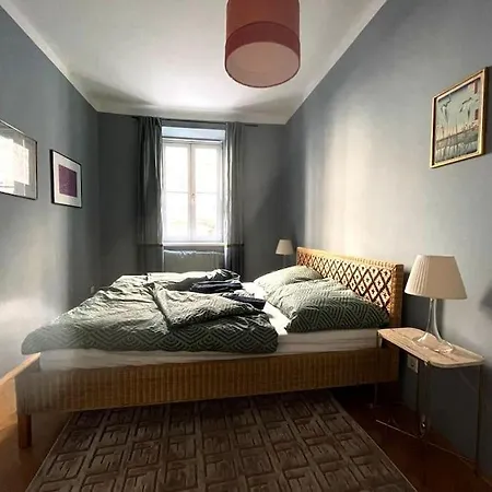 Modern & Charming @ Quarter! 7min To Center Vienna