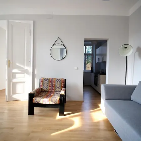 Classic, Modern & Sunny. 7min To Vienna's Center! Apartment Vienna