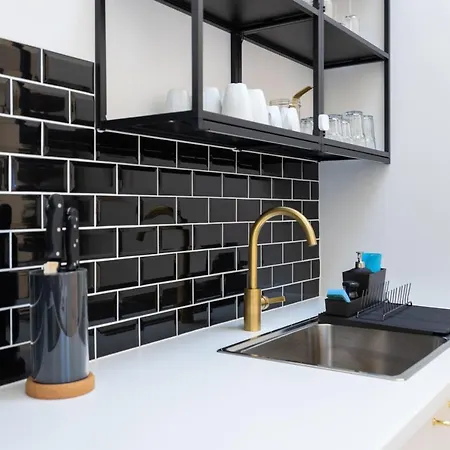 Apartment Stilvolle Dachgeschosswohnungen Mit Balkon In Innenstadt Naehe