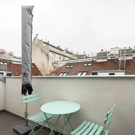 Stilvolle Dachgeschosswohnungen Mit Balkon In Innenstadt Naehe Appartement