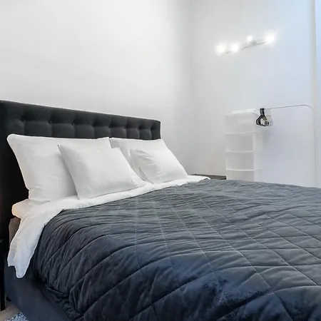 Stilvolle Dachgeschosswohnungen Mit Balkon In Innenstadt Naehe *
