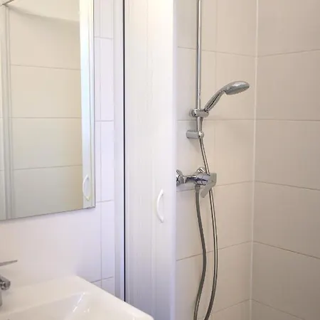 Close To Metro Iii Apartment