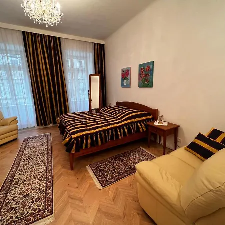 S&e Apartment