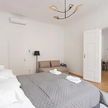 Apartment Franz 23 - Typical Viennese In The Heart Of