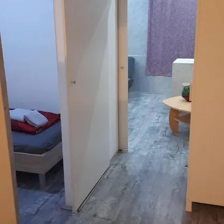 Economic 4p Wg Apartment