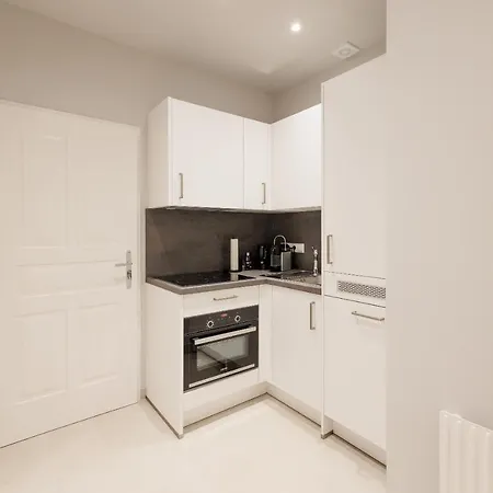 Crown 6 Apartment