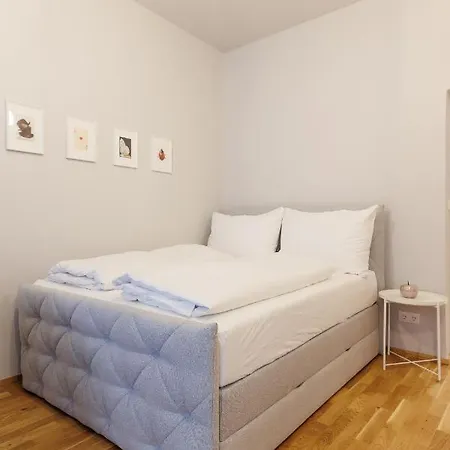 Crown 6 Apartment Vienna