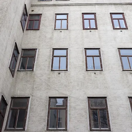 Close To Metro Iii Apartment Vienna
