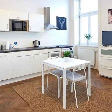 Close To Metro Iii Apartment