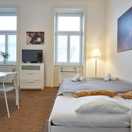 Close To Metro Iii Apartment Vienna