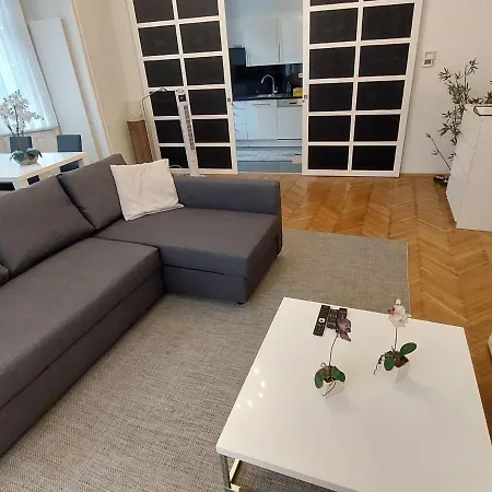 Apartment Romantic Living By Interhome Vienna
