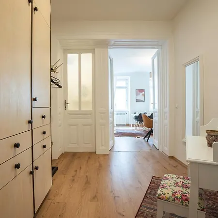 Coupledream - 10min To Center! Apartment *