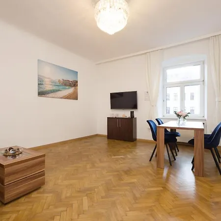 Cozy And Brand New 1 Bedroom In Apartment *