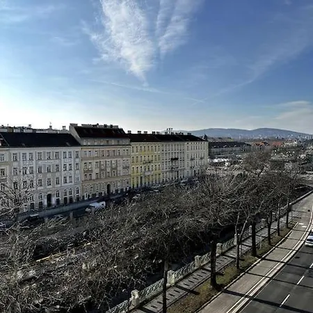 Apartment New! Near Schonbrunn Palace Vienna