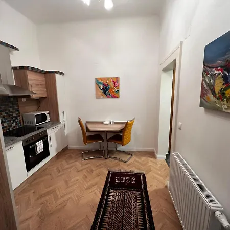 S&e Apartment *