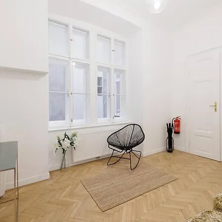 Franz 21 - Typical Viennese In The Heart Of * Vienna