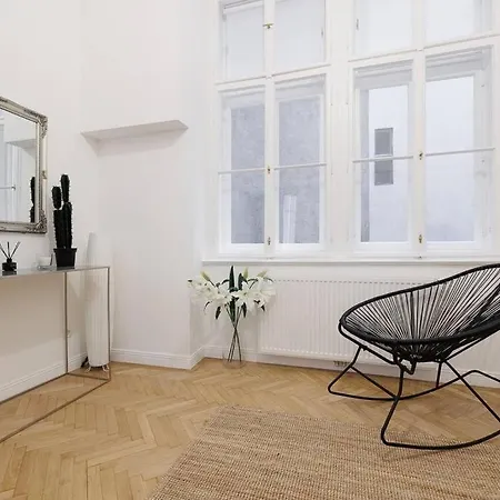Franz 21 - Typical Viennese In The Heart Of Apartment