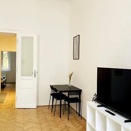 City-center-apartment Hip Area, Big & New Apartment