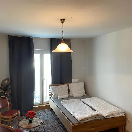 In Center Near U6,u3 And Westbahnhof Homestay *