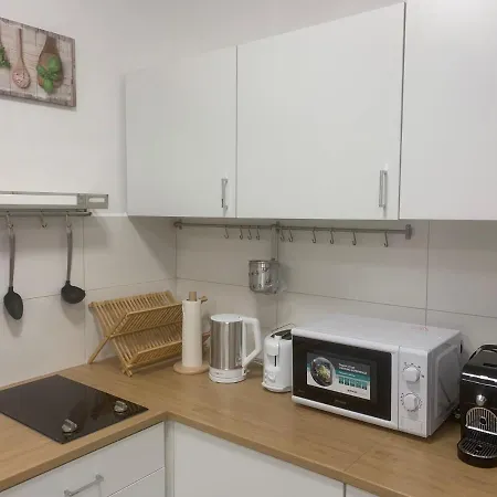 Super Location Train Metro Bahnhof Meidling Single Apartment