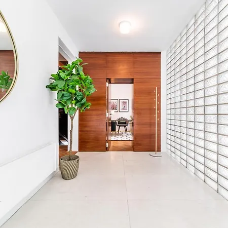 Porsche Mit Garten Und Garage In Bestlage Von Doebling In Apartment *