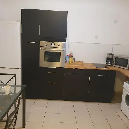 Apartment Spacious Near The Center Vienna