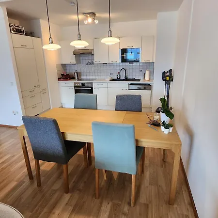Lovely For 4 On The Danube River - Private Parking Appartamento Vienna