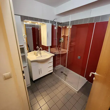 Appartamento Lovely For 4 On The Danube River - Private Parking Vienna