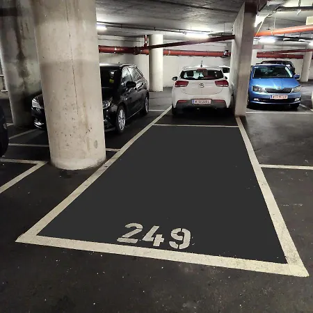 Lovely For 4 On The Danube River - Private Parking Appartamento