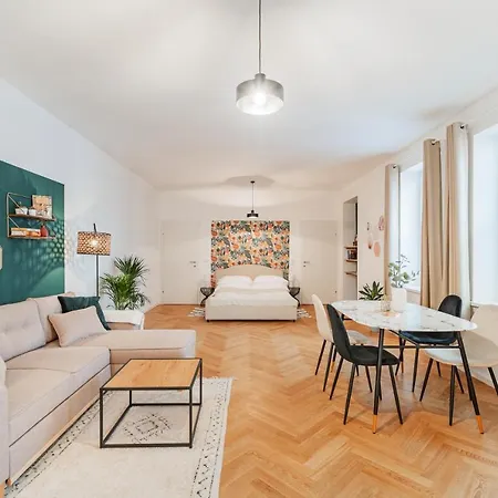 The 15's Apartment *