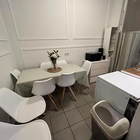 Malfattigasse 19, 22 *