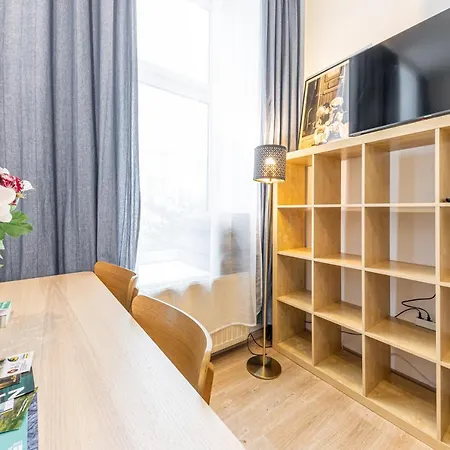 Apartment Trendy By Jr