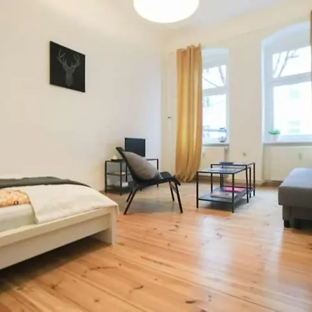 Tomi's Unterkunft / Privatzimmer Homestay *