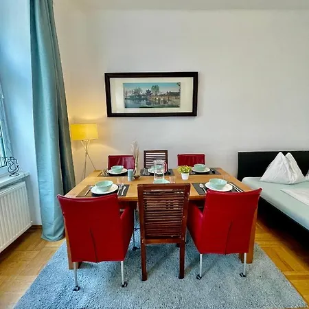 Nice Close To City Center Apartment