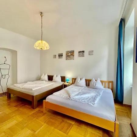 Nice Close To City Center Apartment Vienna
