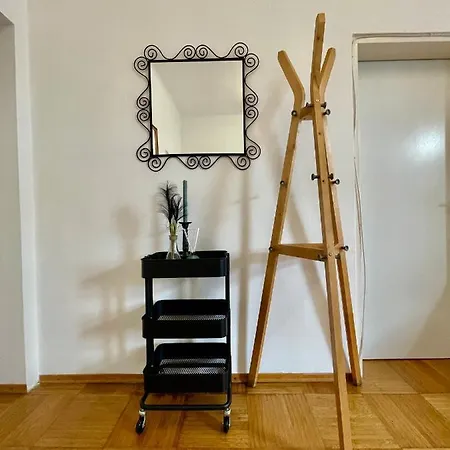 Nice Close To City Center Apartment