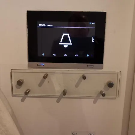 Downtown New Built Luxury Suites * וינה
