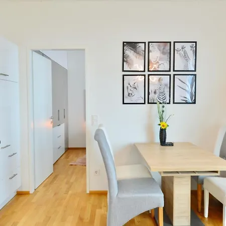 Skyscraper-feeling With Parking Nearby Apartment