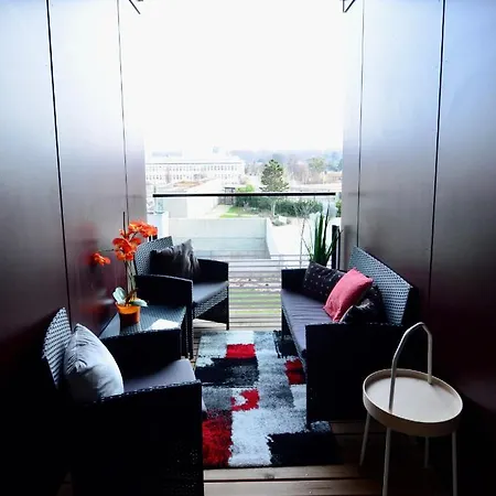 Skyscraper-feeling With Parking Nearby Apartment *