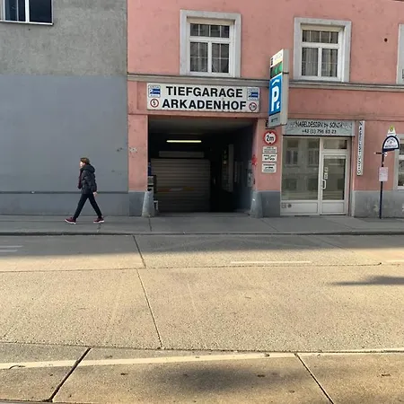 Skyscraper-feeling With Parking Nearby Apartment