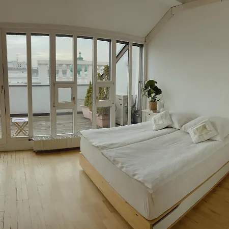 Luxury 150m2 In Desirable Area Of Historic Vienna