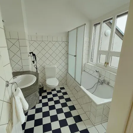 Luxury 150m2 In Desirable Area Of Historic Apartment *