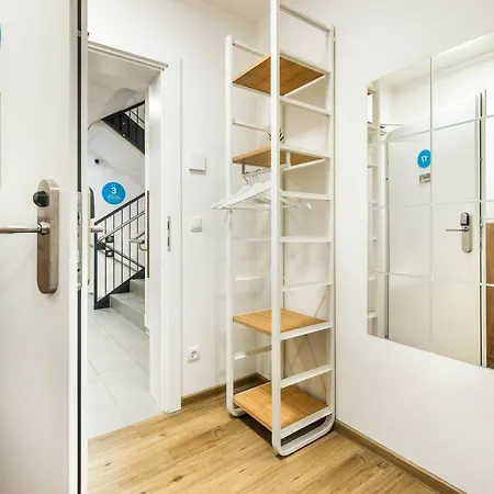 Jimmy's Lory Apart-hotel 3*
