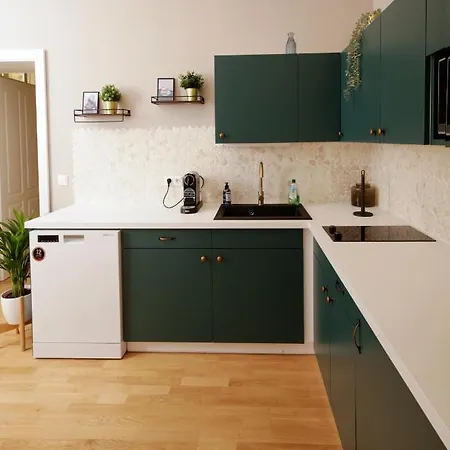 Serenity Apartment *