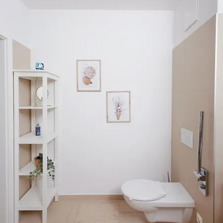 Serenity Apartment *