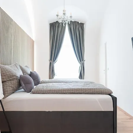 Beatrix Luxury *