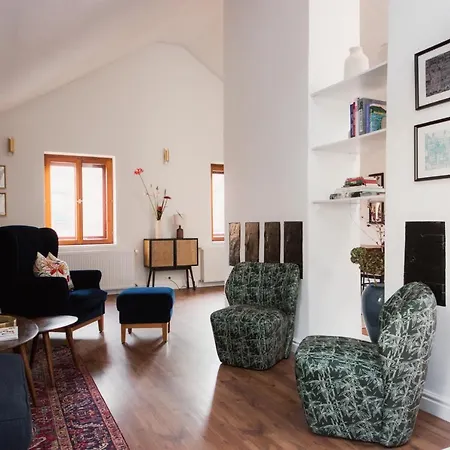 Bed & Breakfast Oak House 4*