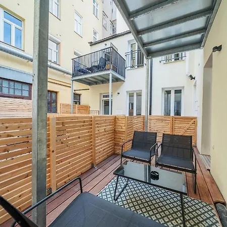 Apartment The 15's *