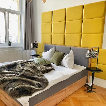 Loft2be, Loft For 8 *